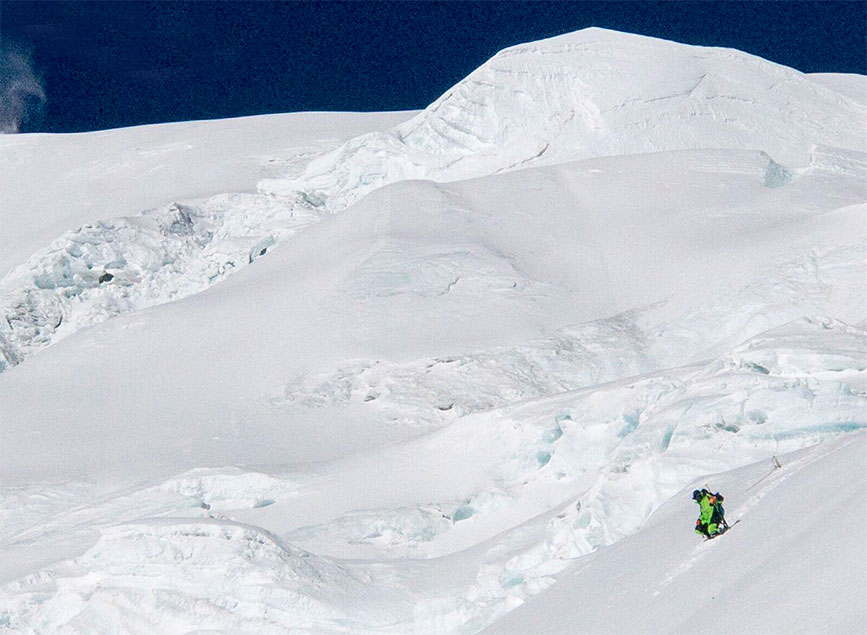 Kilian Jornet llega a los 6800 msnm en su camino de ascenso al Everest