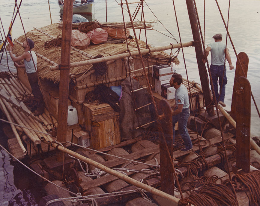 Preparando la balsa para zarpar